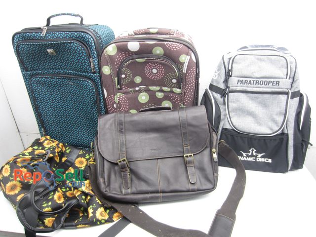 Lot 31-2246 - (2) Suitcases, (1) Disc Golf Bag, Duffle &amp; (1) Samsnite Messenger Bag