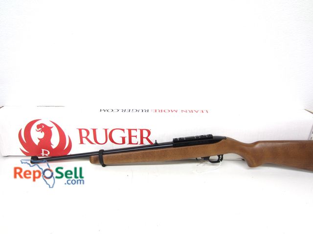 Lot 31-6407 - Ruger 10/22 .22LR semi auto rifle with original box and Carrying case 18" Barrel