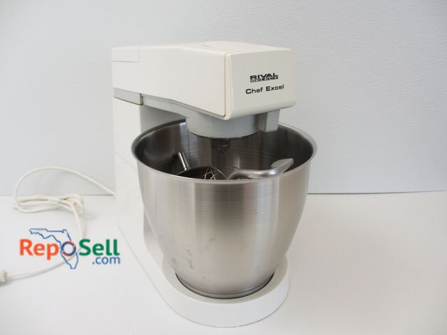 Lot 31-1313 - Rival Chef Excel Mixer w/Paddles - Powers On