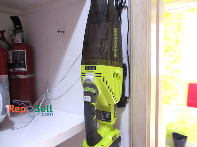 Lot 31-1336 - Ryobi 18V Evercharge Hand Vacuum - Buyer must remove