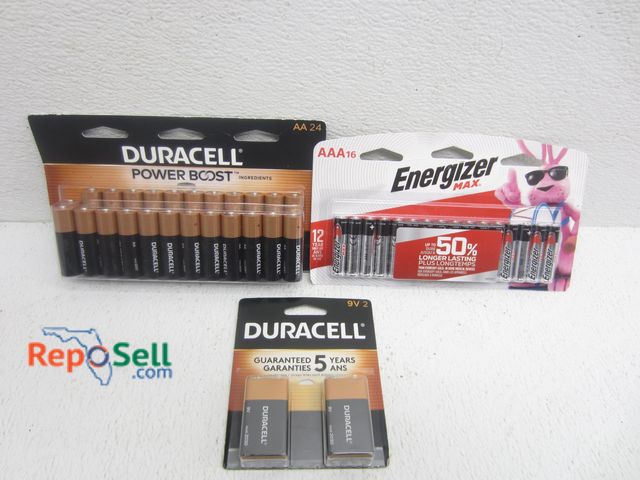 Lot 31-7129 - Duracell &amp; Energizer Batteries: (2) 9V, 2021, (24) AA, 2021, (16) AAA, 2023