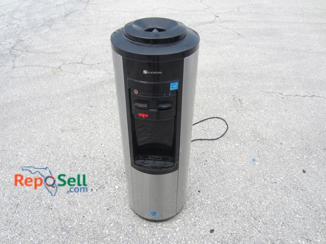Lot 31-4056 - Glacier Bay Water Dispenser - Powers On