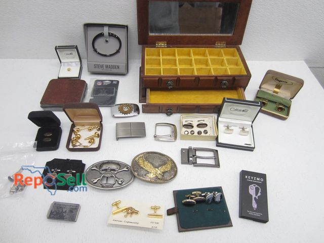 Lot 31-6266 - Men's Jewelry  and Jewelry Box - Preowned