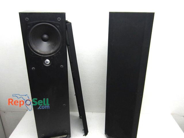 Lot 31-9290 - (2) Boston Acoustic Speakers VR20