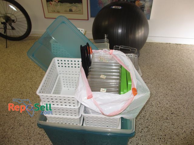 Lot 31-1088 - Lot of Various Storage Totes