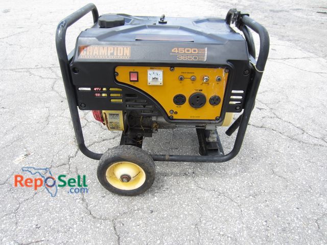 Lot 31-1198 - Champion Generator 3650 Watt #100216 - Has Compression