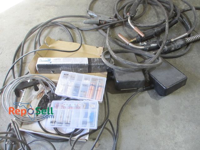 Lot 31-8337 - Welding Tool Lot: (2) Foot Pedals, Radnor 350 Guns, etc.