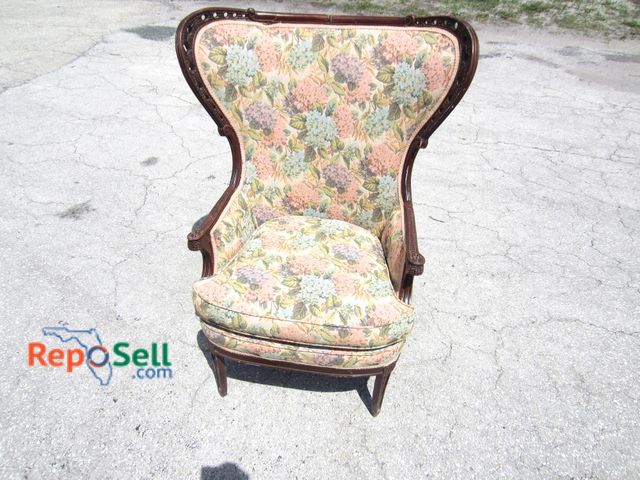 Lot 31-9504 - Vintage Wing Back Chair