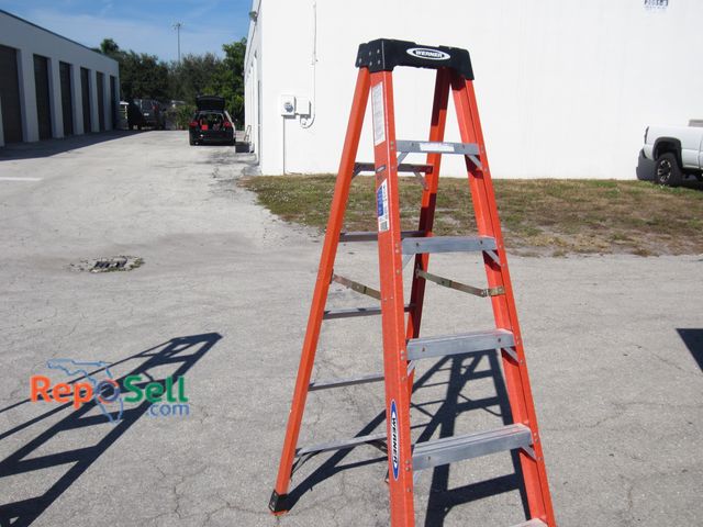 Lot 31-1282 - 6ft Werner Ladder