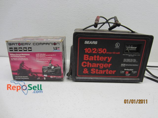 Lot 31-5190 - (2) Battery Chargers - Both Power On