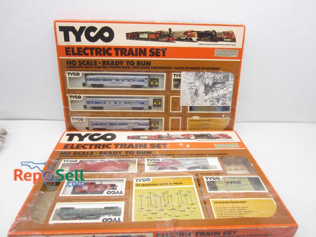 Lot 31-7301 - (2) Vintage Tyco Electric Train Sets