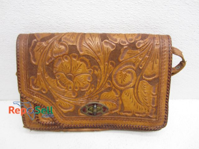 Lot 31-3297 - Leather Purse