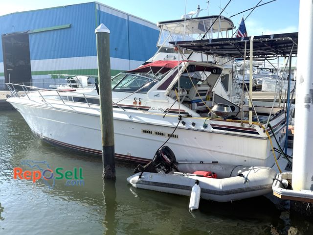 Lot 31-8750 - 1987 SeaRay Cruiser Boat 1987 SeaRay Cruiser Boat