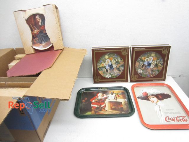 Lot 31-9347 - (10) Collector Plates And (2) Coca-Cola Trays: Rockwell, Knowles etc
