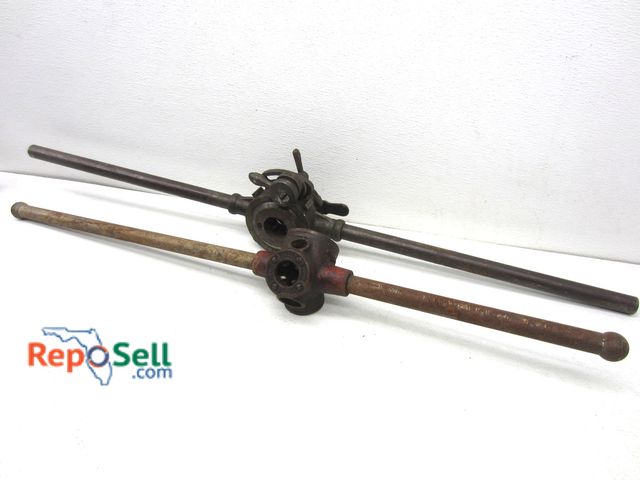 Lot 31-3346 - (2) Pipe Threaders: (1) Ridgid (1) Bulldog