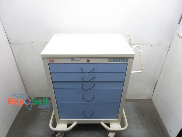 Lot 31-6036 - MPD Medical Cart 32"x25"x40"