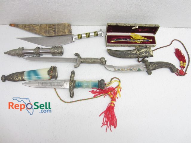 Lot 31-5339 - (5) Vintage Fantasy &amp; Sheath Knives