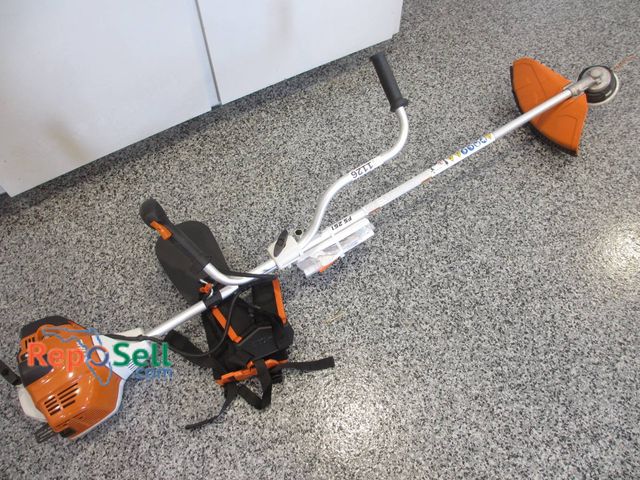 Lot 31-1126 - New Stihl FS 251 Brush Cutter, Featuring A Powerful Two-Stroke Engine And Durable Design. Includes M...