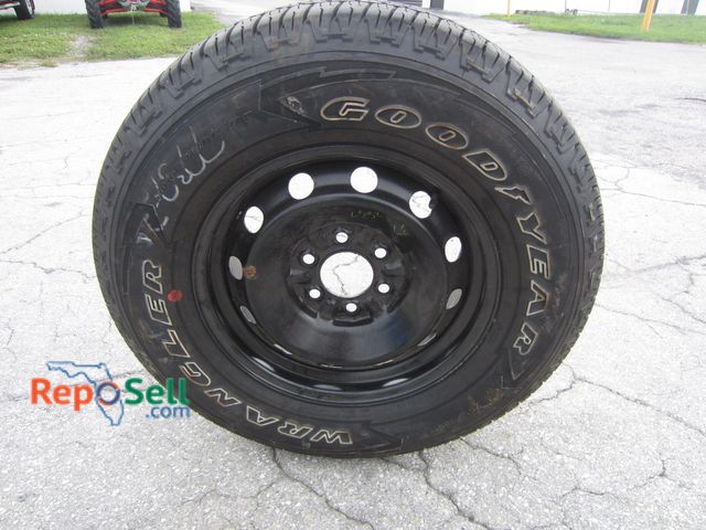 Lot 31-5519 - Goodyear 6 Lug Tire 265/70R17 - appears new