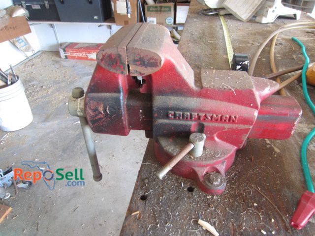 Lot 31-2591 - Craftsman 4" Bench Vise