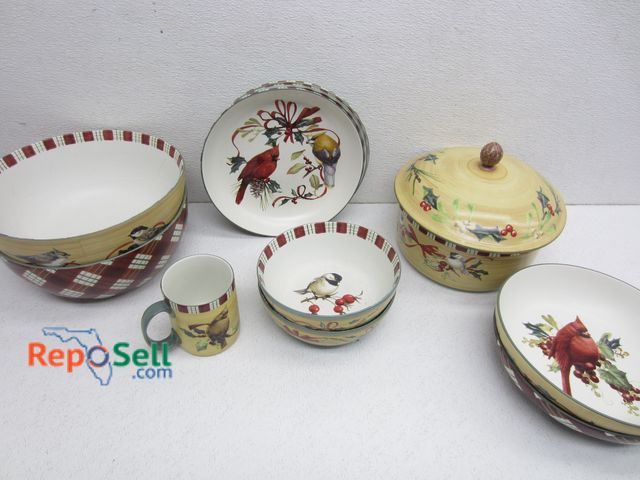 Lot 31-6314 - Lenox "Winter Greetings Everyday" Dishes: Bowls, Plates, Mug, etc.