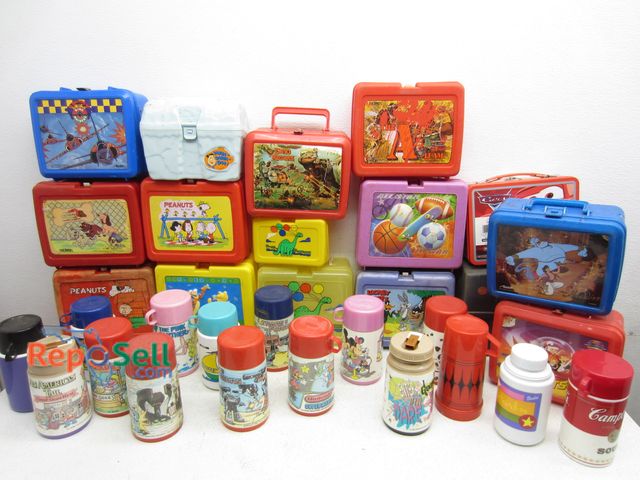 Lot 31-5060 - Vintage Collectible Lunch Boxes/Thermos