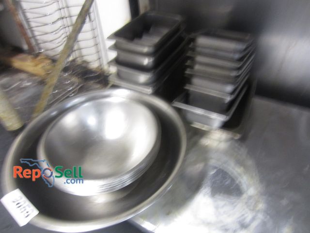 Lot 31-2059 - Lot of Assorted Metal/Stainless Steel Food Containers &amp; Mixing Bowls - BRING TOTE
