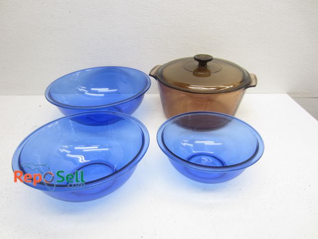 Lot 31-1435 - Lot Of (4) Pyrex Serving Dishes, (1) With Lid