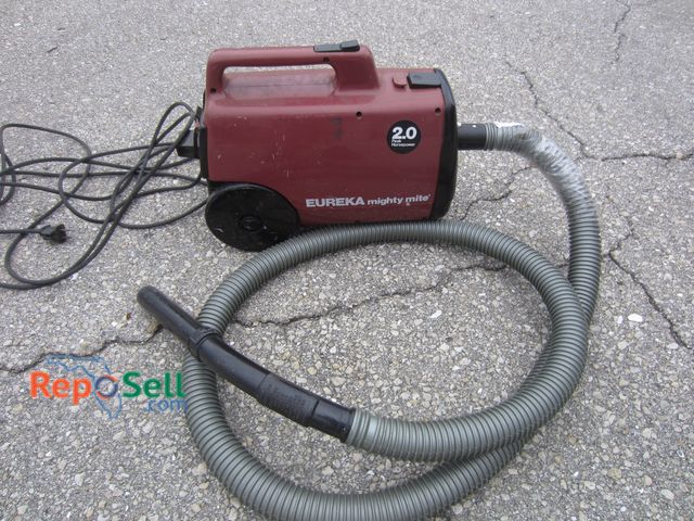 Lot 31-5517 - Eureka Mighty Vac - Powers On