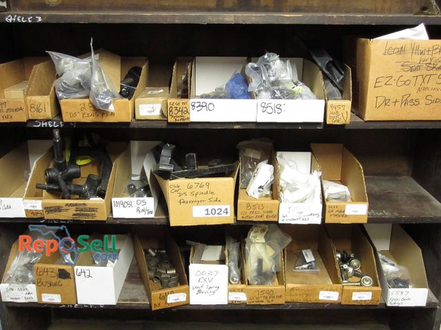 Lot 31-1024 - New Golf Cart Parts Including Spindles, Tie Rod Ends, King Pin Joints, Bushings