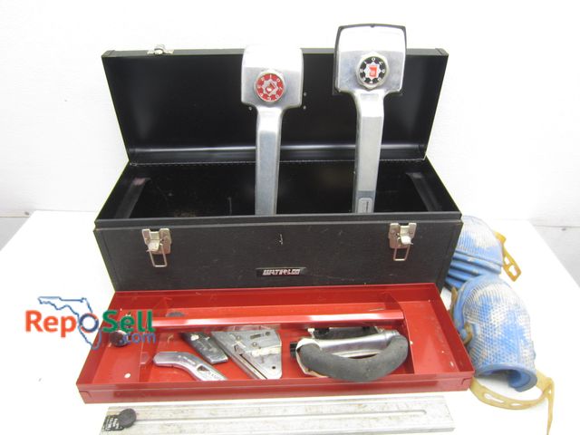 Lot 31-6270 - Toolbox and Carpet Laying Tools