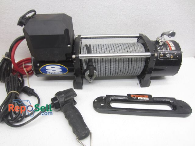 Lot 31-8391 - Superwinch 8500lb LP8500 With Remote And Hardware - Appears New
