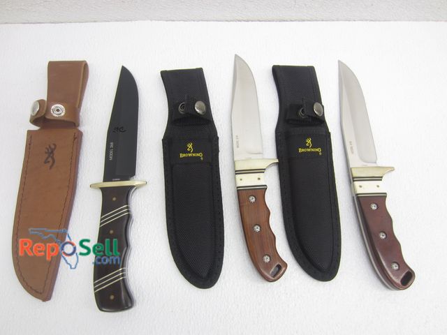 Lot 31-9072 - (3) Browning Fixed Blade With Sheaths: (1) #268 And (2) #318