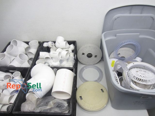 Lot 31-7091 - Lot Of Plumbing Supplies