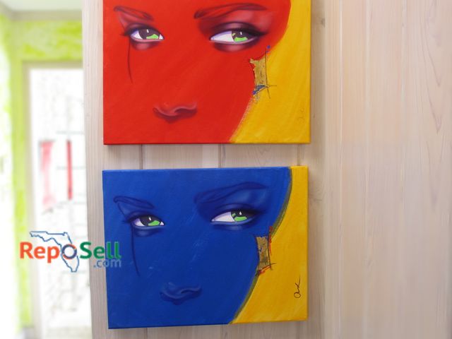 Lot 31-1187 - Red &amp; Blues Eyes on Stretch Canvas, 2pcs, 18"x14", (#22)