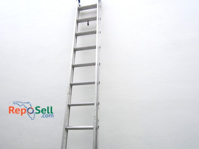 Lot 31-7410 - 22' Werner Extendable Metal Ladder