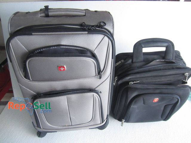 Lot 31-8626 - 2 Swiss Gear Travel Bags With Rolling Suitcase And Laptop Backpack