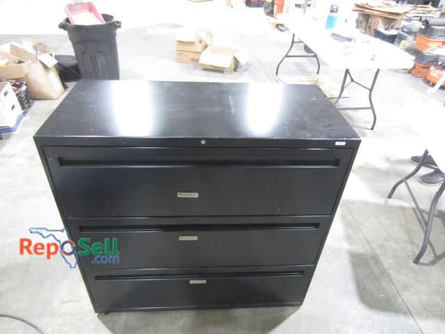 Lot 31-8133 - HON 3 Drawer Filing Cabinet 41H x 42W x 19"D