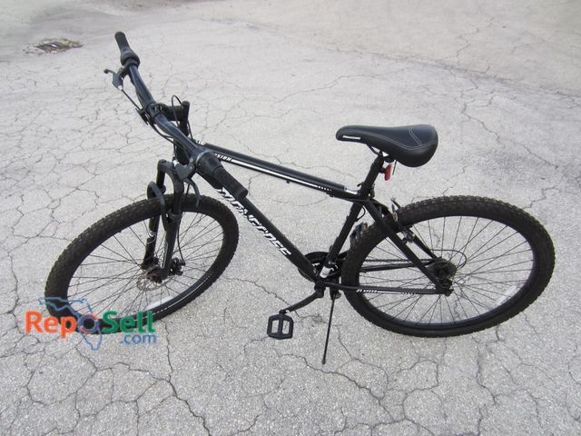 Lot 31-5487 - Mongoose Mountain Bike: Excursion 29er, Size Med, #R5738WM