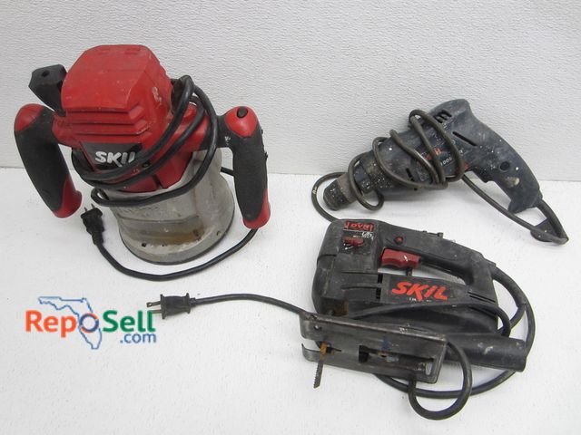Lot 31-2508 - Tool Lot: Skil Router, Skil Saw And Bosch Hammer Drill - All Power On