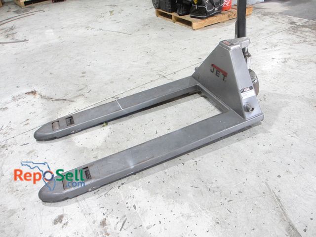 Lot 31-8248 - Jet PTJ Pallet Jack - Moves Up/Down - 5500 Cap