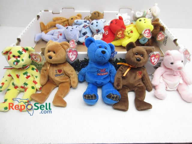 Lot 31-6276 - (18) Beanie Baby Bears with Tags