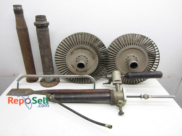 Lot 31-5244 - Boat/Airplane Parts and Tools