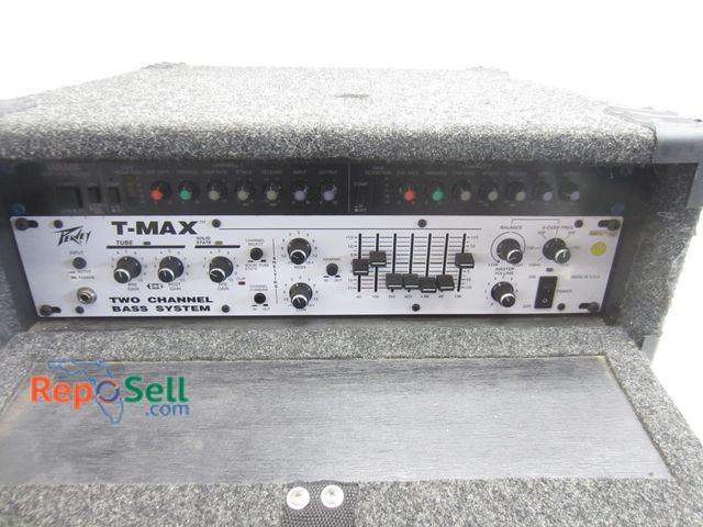 Lot 31-6109 - Yamaha GC2020BII And Peavy T-Mas With Travel Case - Both Power On