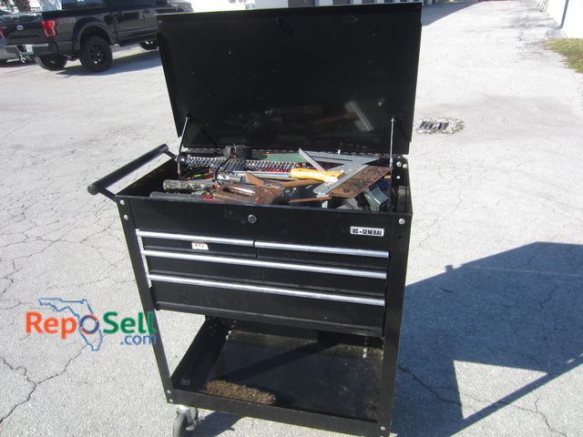 Lot 31-9087 - US General Rolling Tool Box With Tools