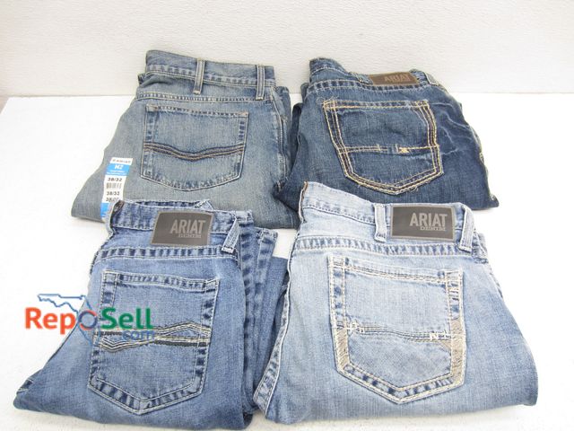 Lot 31-8144 - (4) Pair Ariat Jeans: 3 - Straight Leg, 1 - Boot Cut