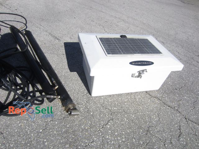 Lot 31-5557 - Sunstream Boat Lift (Needs Battery) w/(2) Hydraulic Arms