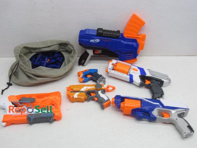 Lot 31-6288 - Lot of Nerf Guns &amp; Accessories