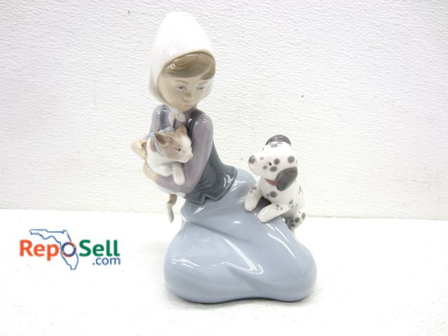 Lot 31-3284 - Lladro Girl with Dogs