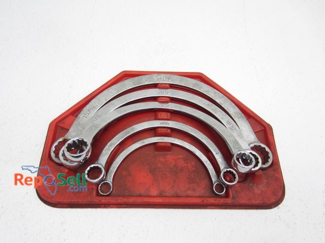 Lot 31-1164 - Set of Mac Curved Wrenches